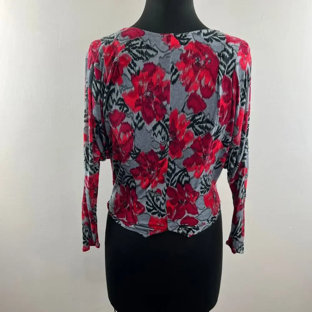 FREE PEOPLE Red Gray Floral Print Long Sleeve Round Neck Pullover Knit Top Sz S